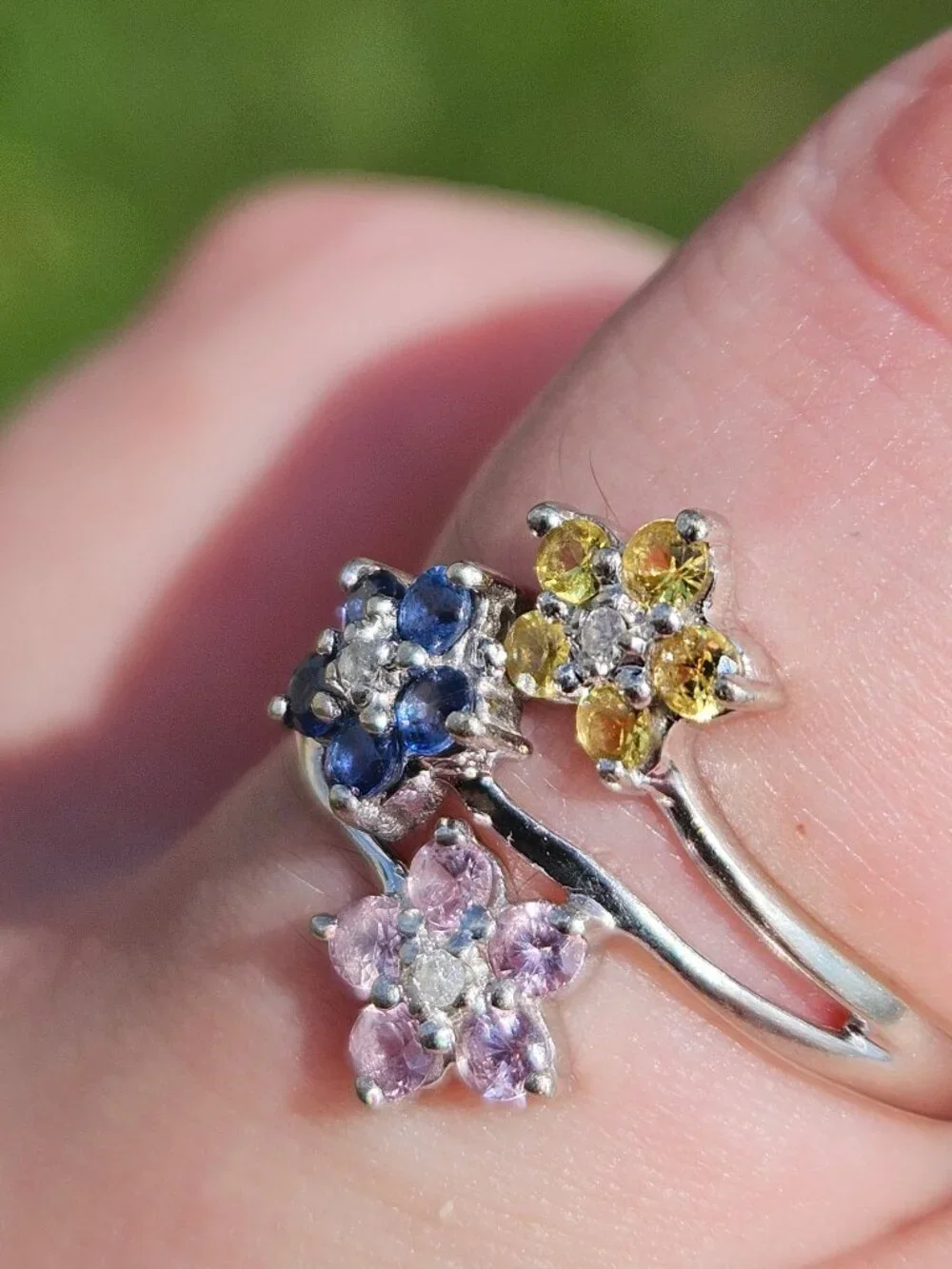 10K White Gold Diamond & Blue Yellow Pink Spinel Cluster Flower Ring Size 7